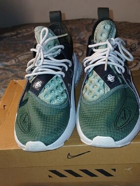 NIKE-Womens Green and White Athletic Sneakers